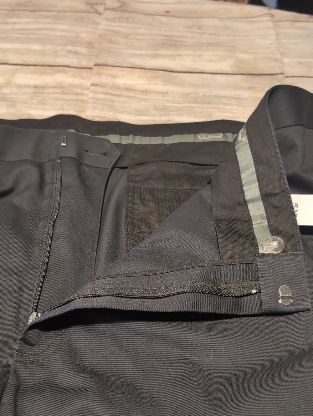 L. L. Bean Men's Black Wrinkle Free Plain Front Cotton Dress Chino Pants Size 44